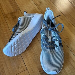 NWOT Adidas sneakers